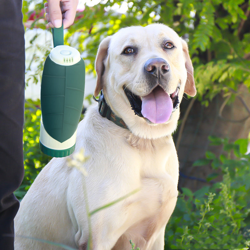 All-in-One Pet Travel Bottle & Foldable Food Bowl!